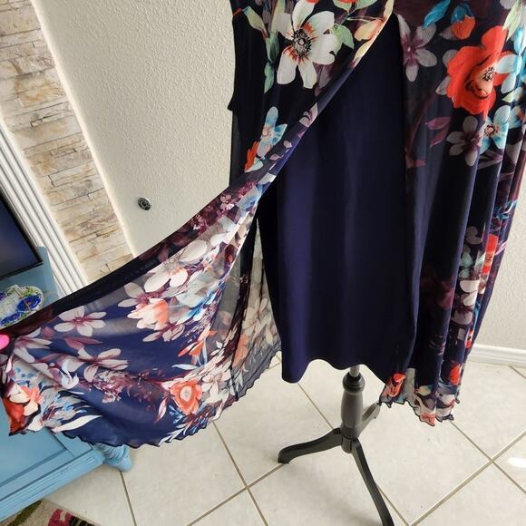 AVENUE floral cottage fly away blouse plus‎ size 22/24 - Picture 4 of 8